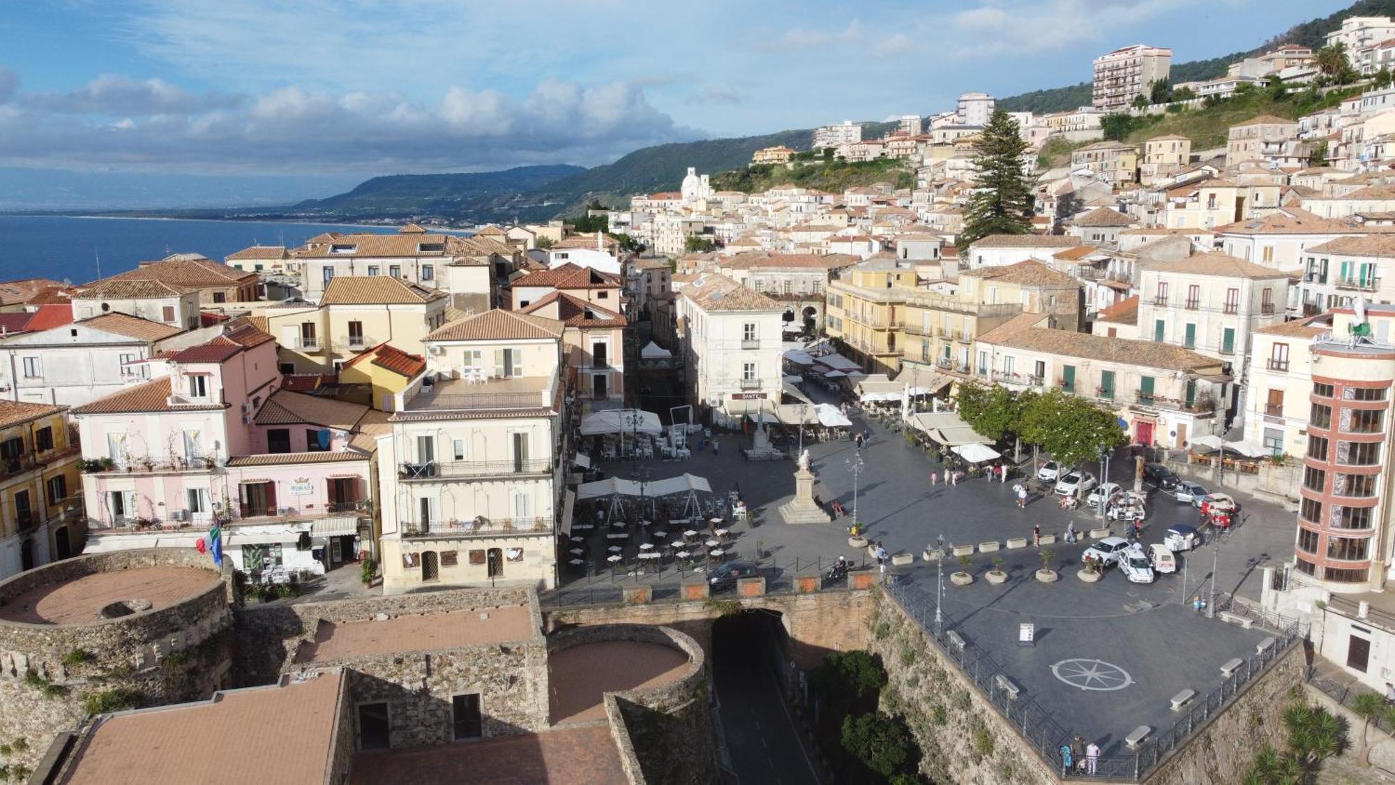 Hotel Della Piazza Pizzo  Buitenkant foto