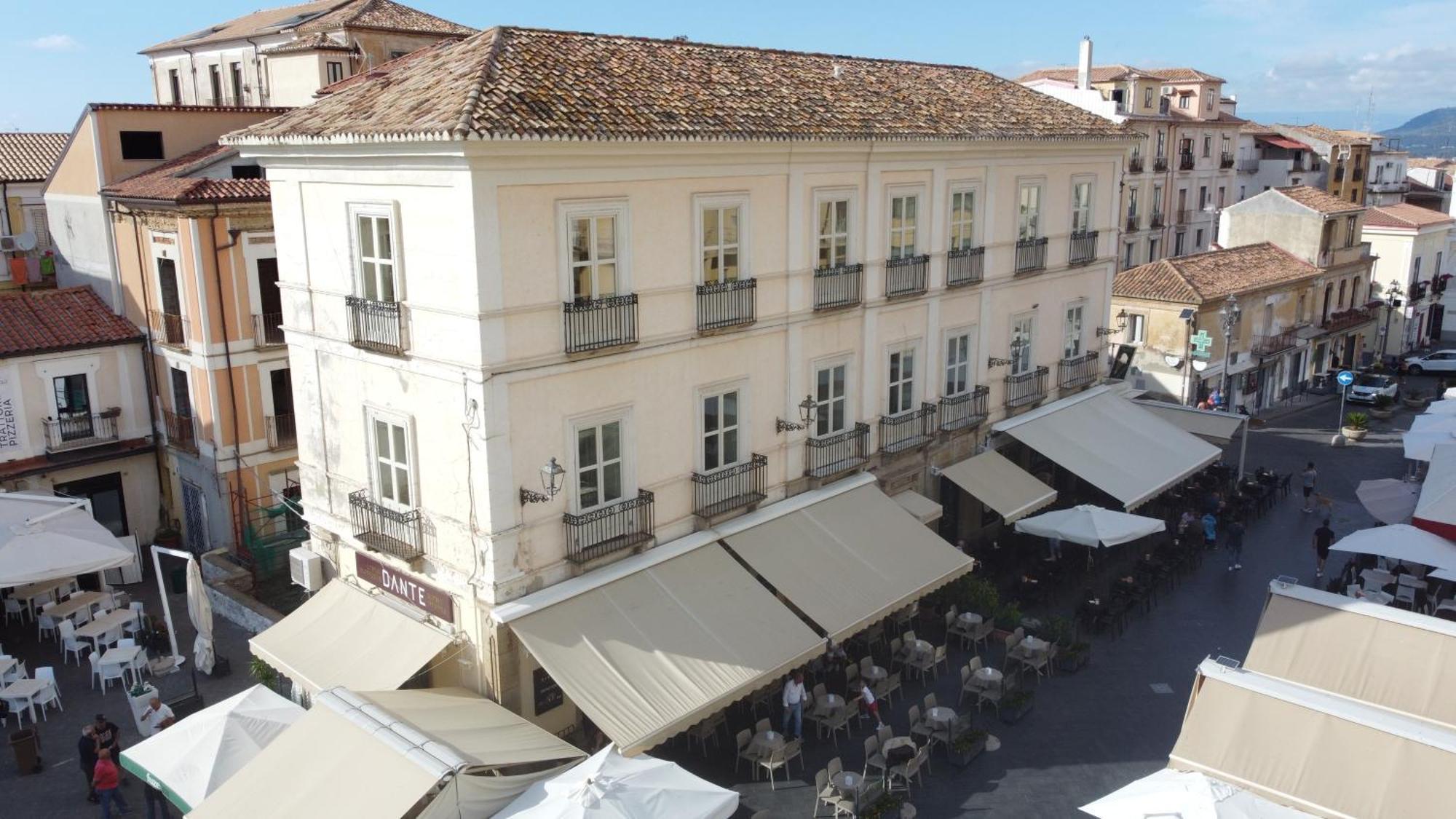Hotel Della Piazza Pizzo  Buitenkant foto