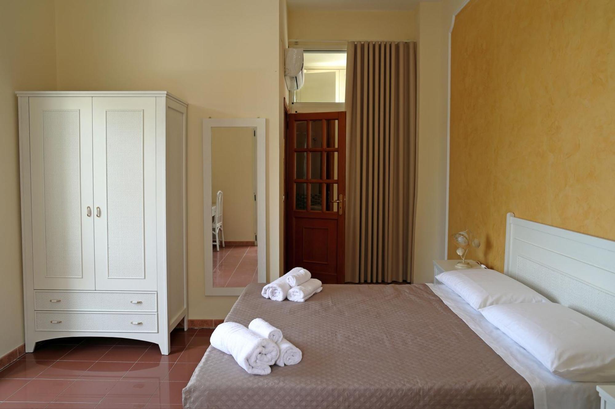 Hotel Della Piazza Pizzo  Buitenkant foto