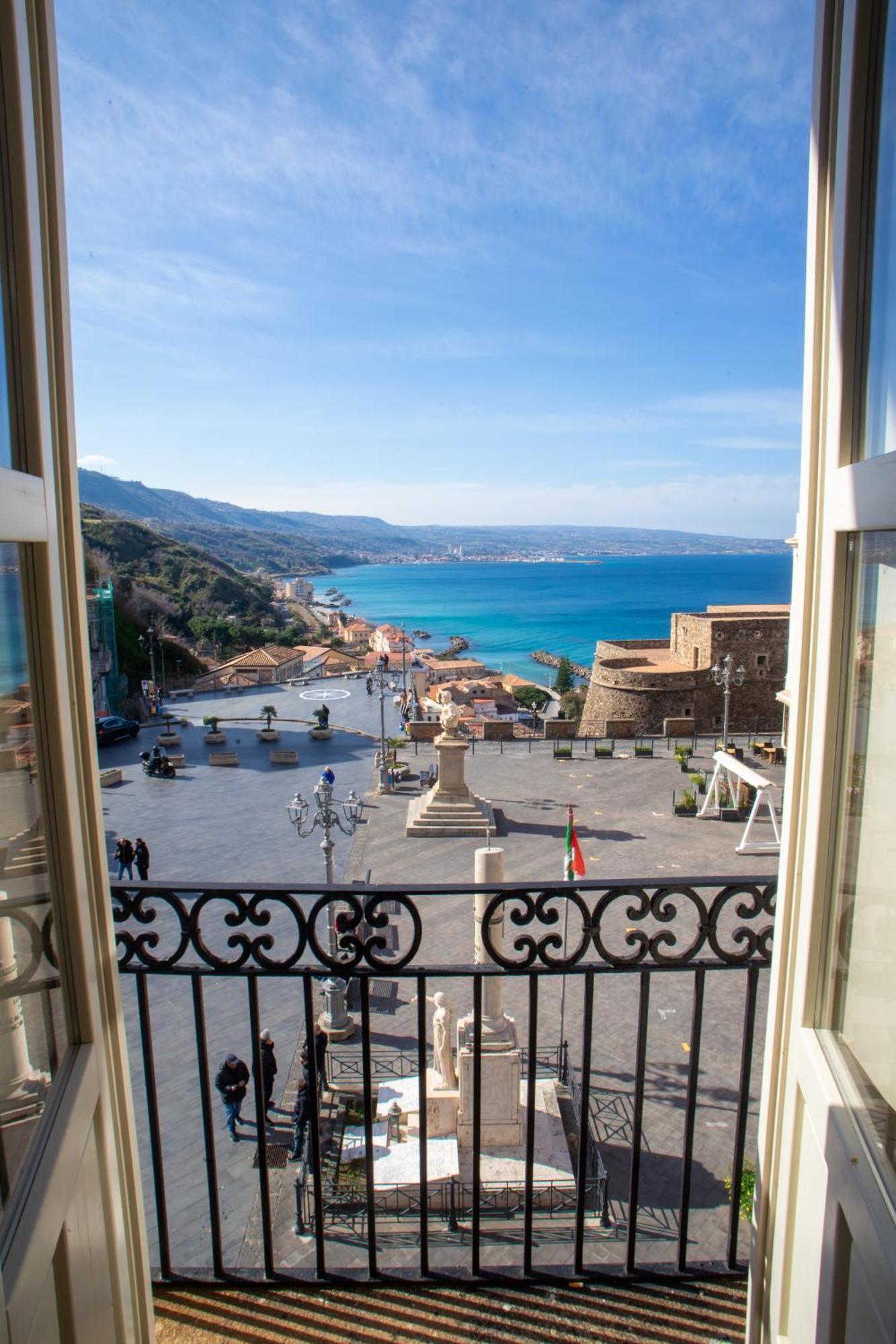 Hotel Della Piazza Pizzo  Buitenkant foto