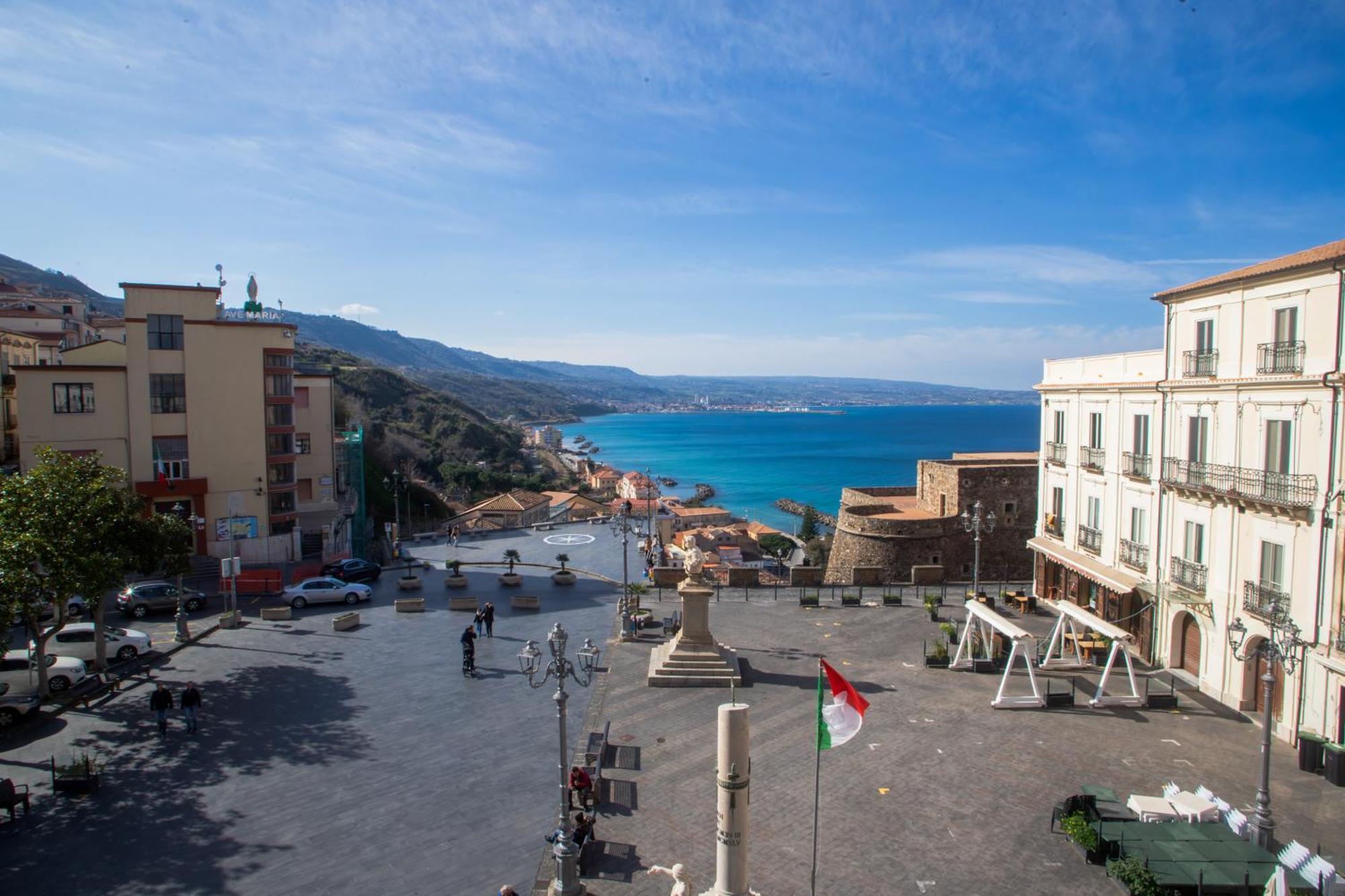 Hotel Della Piazza Pizzo  Buitenkant foto